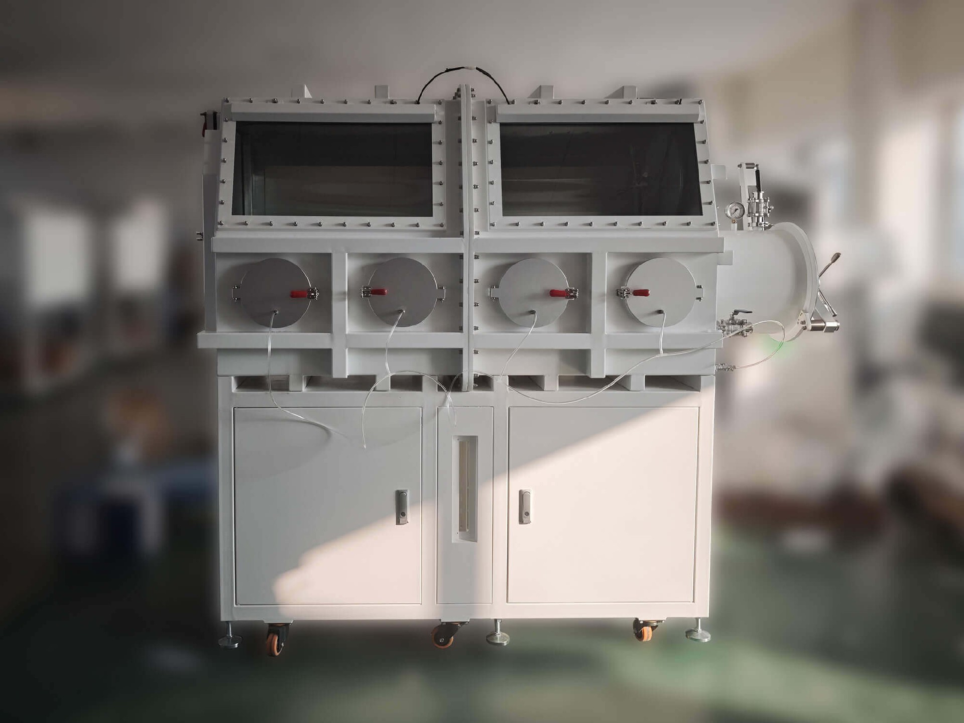 Special glove box for argon arc welding - creating an oxygen free welding environment to improve welding quality